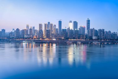 Chongqing 'in güzel şehir gece manzarası ufuk çizgisi