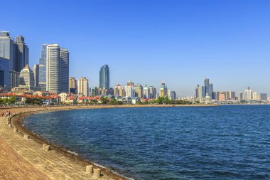 Qingdao şehir mimarisi manzara ve ufuk çizgisi
