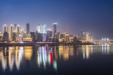 Chongqing 'in güzel şehir gece manzarası ufuk çizgisi
