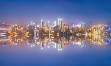 Chongqing 'deki kentsel mimari manzaranın silüeti.