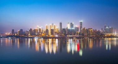 Chongqing şehri gece görüşü ufuk çizgisi