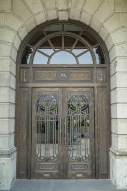 Avrupa kapı ögesini paketle