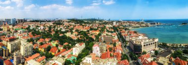 Qingdao şehrinin panoramik manzarası