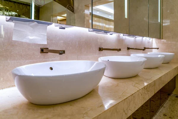 Upscale Hotel Mansion Bathroom — Stock Photo, Image