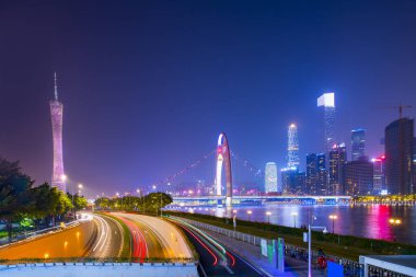 Guangzhou 'nun güzel şehir gece manzarası ufuk çizgisi