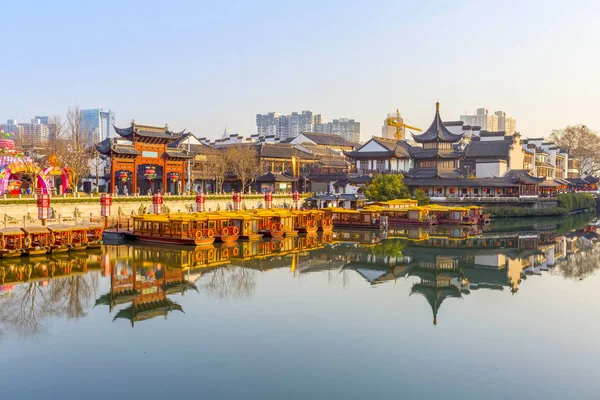 Nanjing Qinhuai Nehri yolcu gemisi terminali.