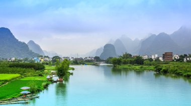 Guilin Lijiang Nehri manzarası