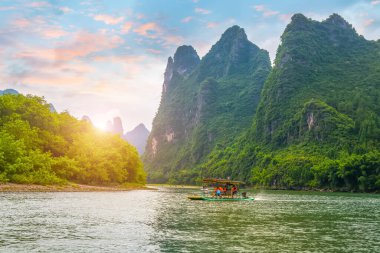 Yangshuo Xingping Lijiang Nehri Doğal Manzara