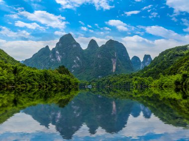 Yangshuo Xingping Lijiang Nehri Doğal Manzara