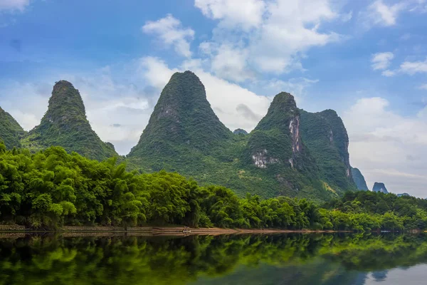 Yangshuo Xingping Lijiang Nehri Doğal Manzara