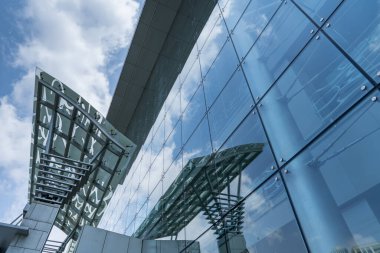 Londra 'daki gökdelenlerin pencereleri