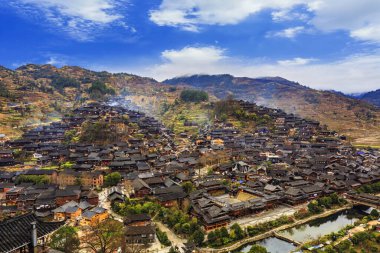 Guizhou Miao köyü manzarası