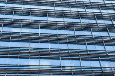 iş binasının pencereleri