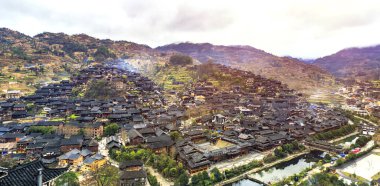 Guizhou Miao köyü manzarası