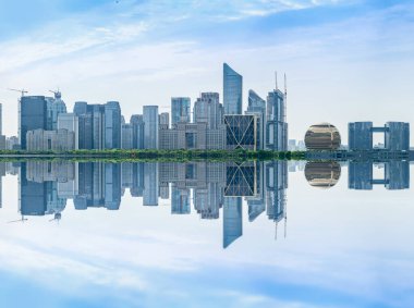 Hangzhou, Çin 'deki kentsel mimari manzaranın ufuk çizgisi.