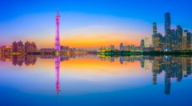 Guangzhou şehir mimarisi manzarası ve ufuk çizgisi