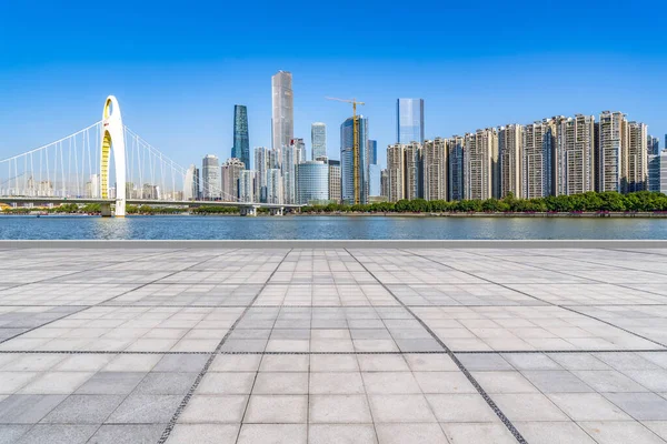 Utsikter För Tomma Fyrkantiga Golvplattor Guangzhou Urban — Stockfoto