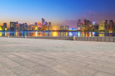 Hangzhou kentsel mimari manzarasının ufuk çizgisi