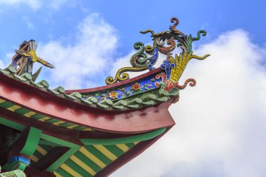 Geleneksel arkaplan Çin usulü kulak kabartıyor