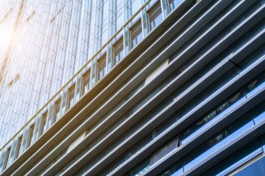 Shenzhen, Çin 'deki gökdelenlerin alçak açılı görüntüsü.