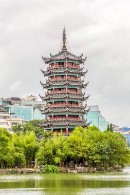 Guilin Central Park ve Çin 'deki antik mimari manzara