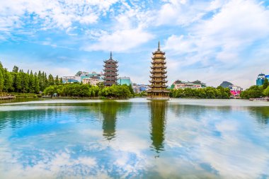 Guilin Central Park ve Çin 'deki antik mimari manzara