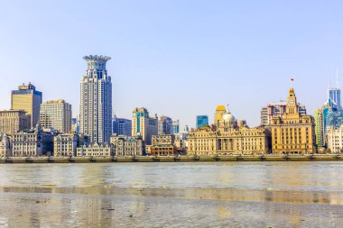 Çin, Şangay, Mart 2016: Bund, ünlü bir turistik merkezdir.