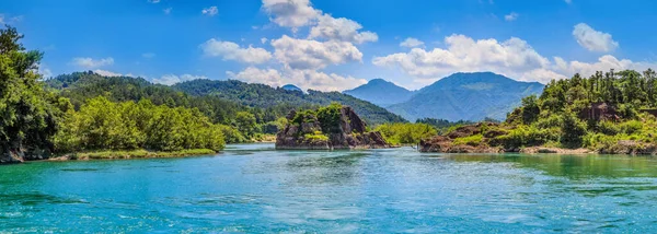 楠川の美しい景色 — ストック写真