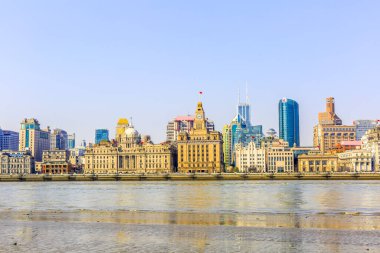 Çin, Şangay, Mart 2016: Bund, ünlü bir turistik merkezdir.