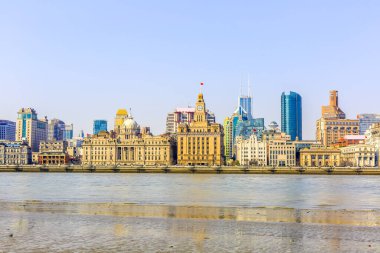 Çin, Şangay, Mart 2016: Bund, ünlü bir turistik merkezdir.
