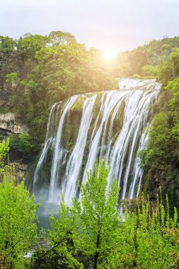 Çin, Asya 'da şelale