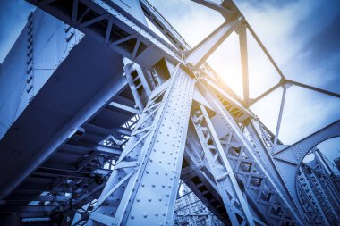 Tianjin, Çin 'deki çelik yapı köprüsünün bir parçası.