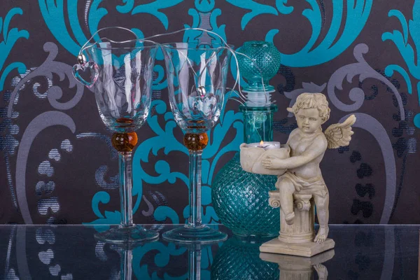 Sevgililer günü kavramı. Ang heykeli ile Spa salon dekorasyon