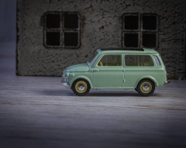 Klasik retro model araba Renault erken sürümleri.