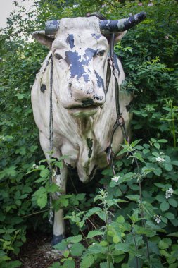 Yeşil Park inek heykelleri.