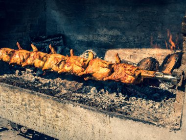 Kızarmış tavuk ve tükürük.