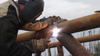 Kaynakçı Kaynak boru 