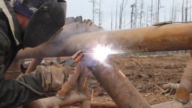 Kaynakçı Kaynak boru 