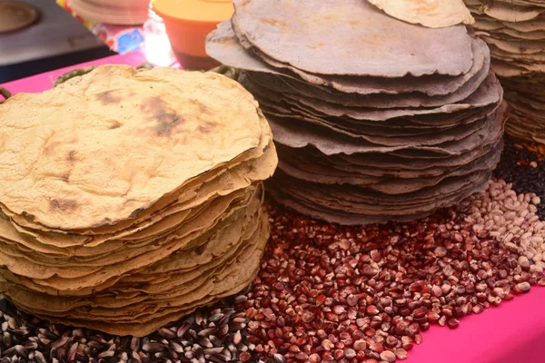 Meksika geleneksel Mısır büyük tortilla Tlayuda, Oaxaca Devlet etnik bir gıda için