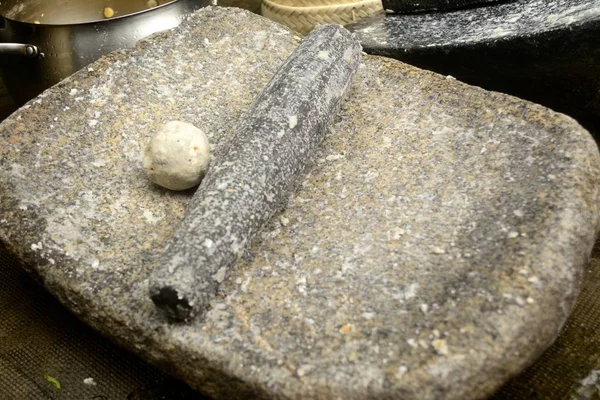 Meksika Mısır için taş metate, metlatl ya da mealing