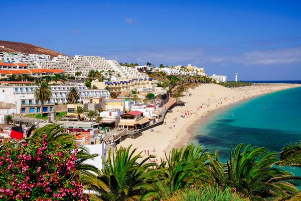 Sahilde Playa de Morro Jable görüntüleyin. Morro Jable - Fuerteventura, İspanya.