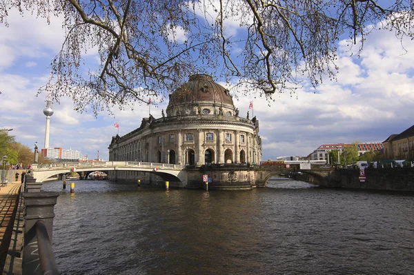Museo Bode y río Sprea. Berlín, Alemania. 17.04.2012 . — Foto de Stock