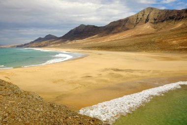 Sahilde Cofete Fuerteventura, İspanya görüntülemek.