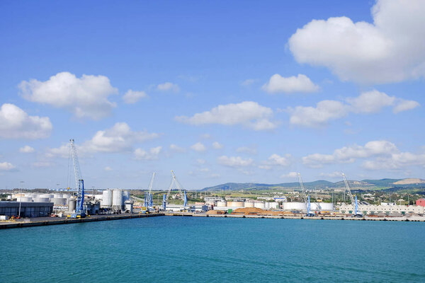 Порт Чивитавеккья, Италия
.