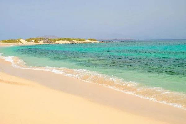 Strand Corralojo op Fuerteventura, Canarische eilanden. — Stockfoto