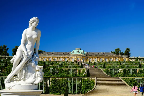 POTSDAM, GERMANIA - 29 AGOSTO 2017: Palazzo Sans-Souci a Posdam — Foto Stock