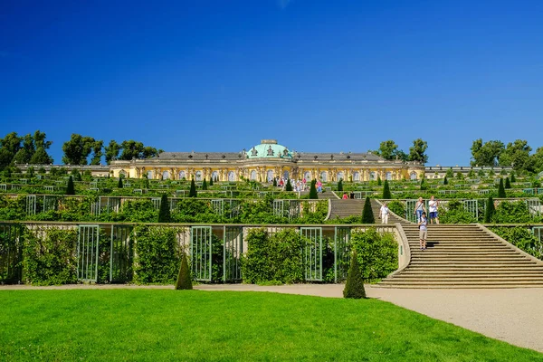 Potsdam, Duitsland - 29 augustus 2017: Sans-Souci paleis in Posdam. — Stockfoto