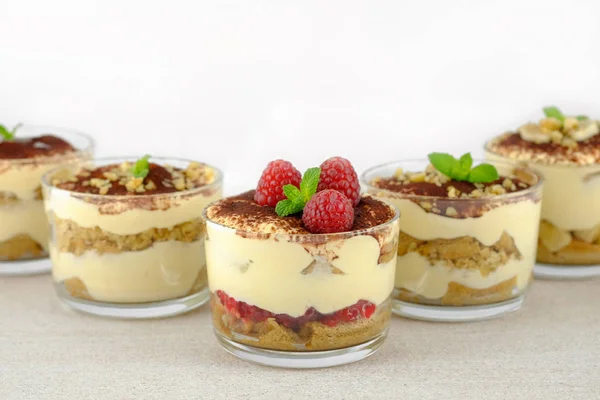 Desert italian tiramisu . — Fotografie, imagine de stoc