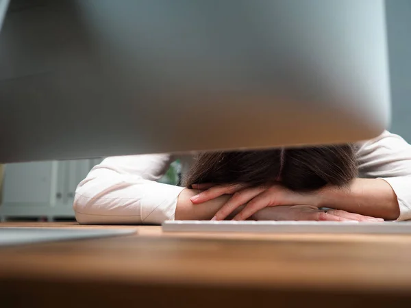 Tired female employee at office workplace taking nap — Stock Photo, Image