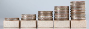 Yükselen para yığınları